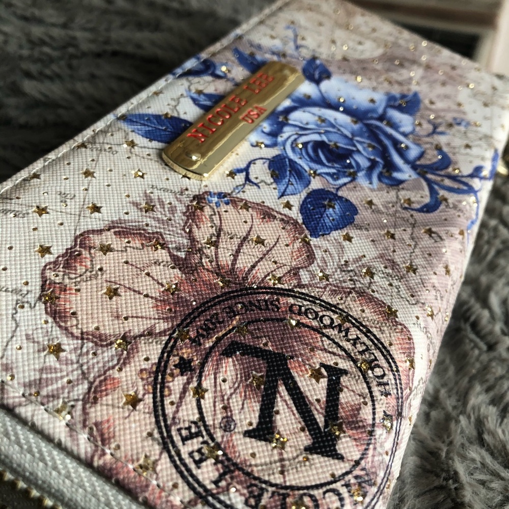 Nicole Lee USA Wallet - Picture 2 of 6